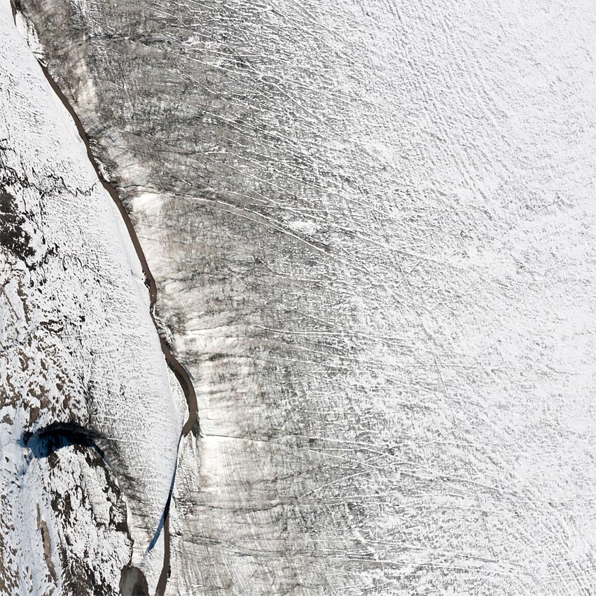 Swiss Alpes, thanks to Elo and Jojo, photo by Thierry Schulé